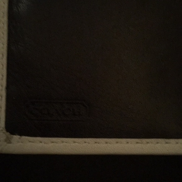 COACH Wallet - Picture 4 of 6
